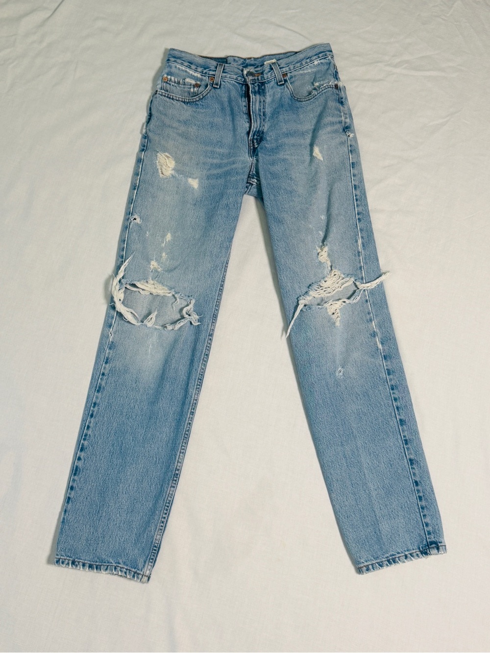 Vintage Levi’s 550 Jeans 30x34 Light Wash Distressed Grunge Relaxed Fit 90s Y2K